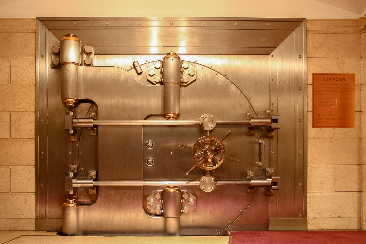 竹内製造　金庫 アンティーク　レトロ　昭和 竹内金庫のエンブレム、明治時代のかっこいい金庫デザイン