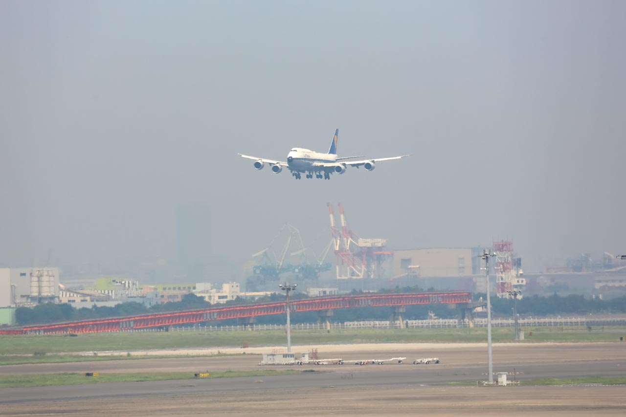 B滑走路にアプローチするルフトハンザ