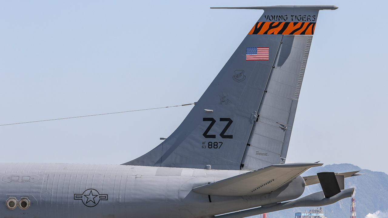横田基地のヒコーキ機図鑑 KC-135ストラトタンカー