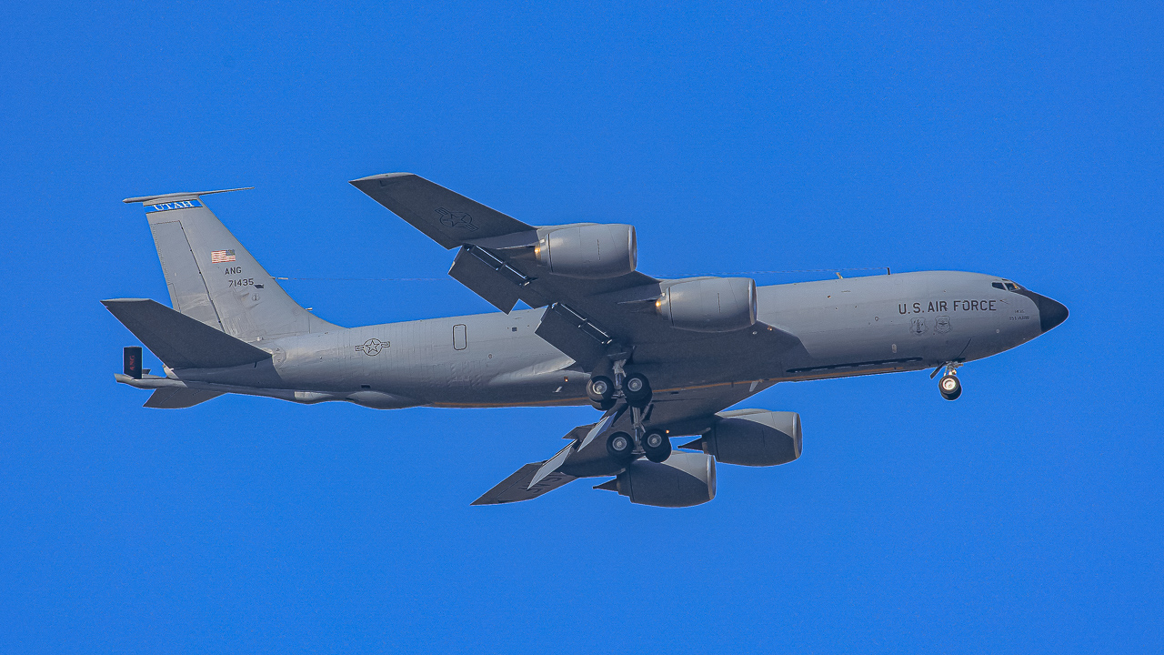 横田基地のヒコーキ機図鑑 KC-135ストラトタンカー