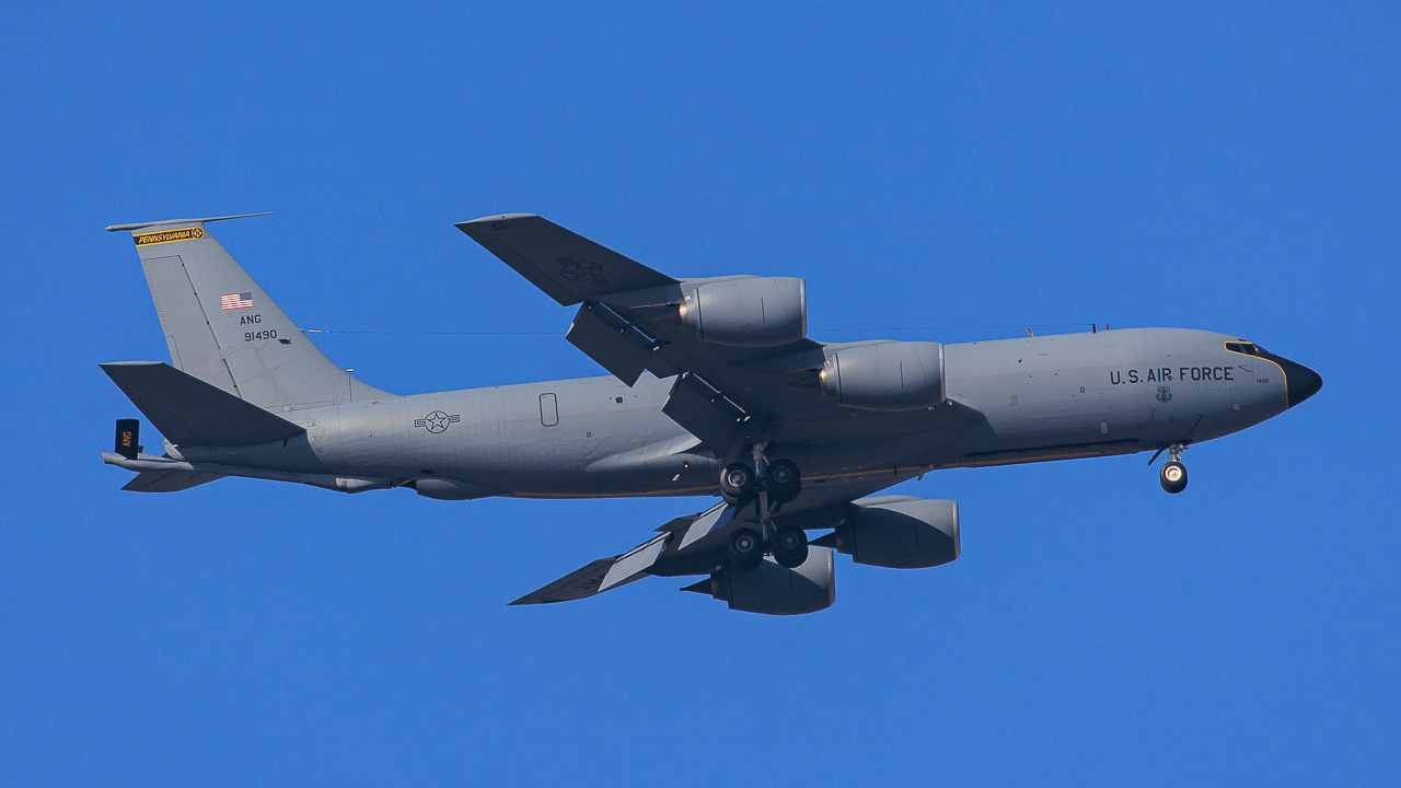 横田基地のヒコーキ機図鑑 KC-135ストラトタンカー