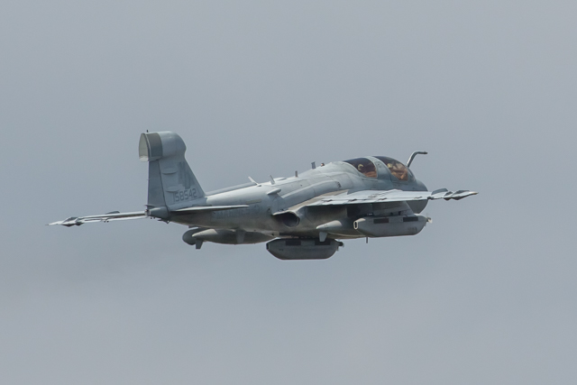 岩国基地に帰投するEA-6Bプラウラー