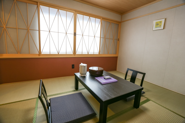 , quality ~50WebP lossy, quality ~50, https://wporep.com/wp-content/uploads/so-net/20170304-111812-d5115.jpg らべんだあ号のデラックスルームA