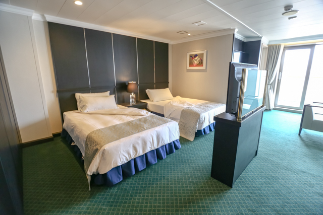 , quality ~50WebP lossy, quality ~50, https://wporep.com/wp-content/uploads/so-net/20170304-113020-d62fe.jpg らべんだあ号のスイートルーム