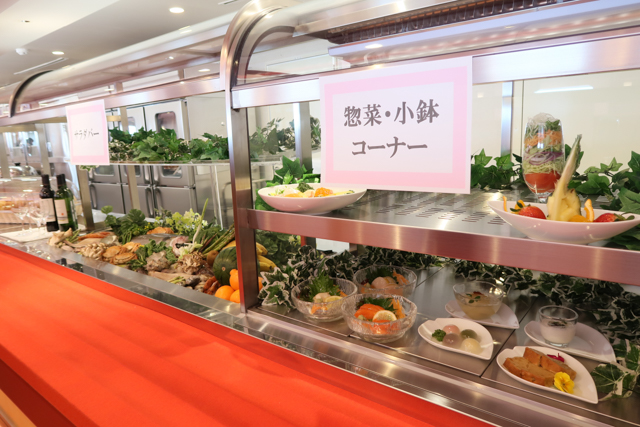 , quality ~50WebP lossy, quality ~50, https://wporep.com/wp-content/uploads/so-net/20170304-120040-7fbd1.jpg らべんだあ号の惣菜・小鉢コーナー