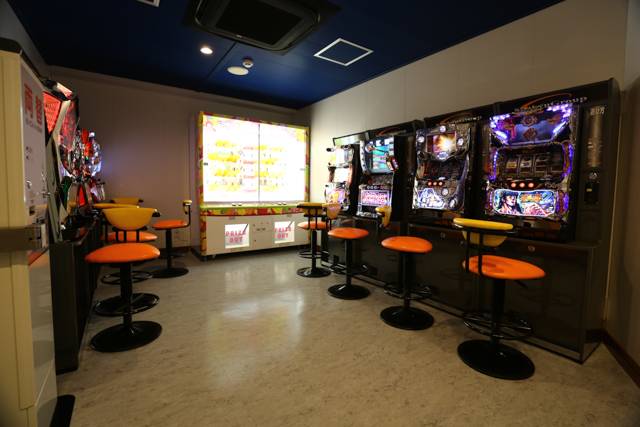 , quality ~50WebP lossy, quality ~50, https://wporep.com/wp-content/uploads/so-net/20170304-120948-84137.jpg らべんだあ号の遊戯スペース